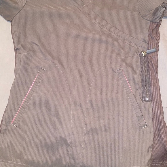 Koi lite scrub top grey - Picture 3 of 3